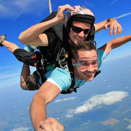Tandem Skydiving in Chicago