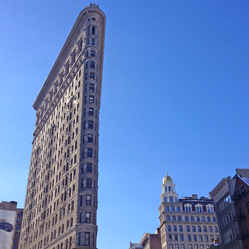 Photo Opportunities In Front Of The Flatiron Building