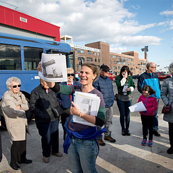 Exclusive Bus Tour in Brooklyn Exclusive Bus Tour in Brooklyn