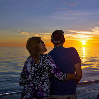 Sunset Views on a Dinner Cruise Sunset Views on a Dinner Cruise