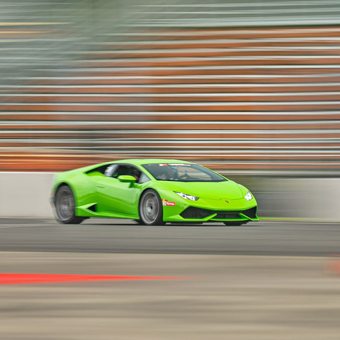 Race a Lamborghini in Michigan | Virgin Experience Gifts