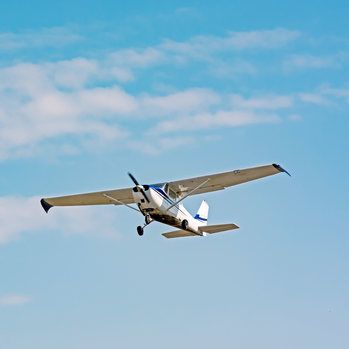 Learn to Fly a Cessna 172 near Cleveland 
